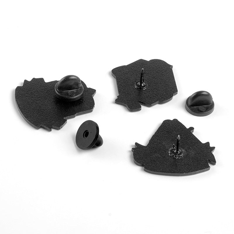 20 Dice Enamel Pin (Gold)